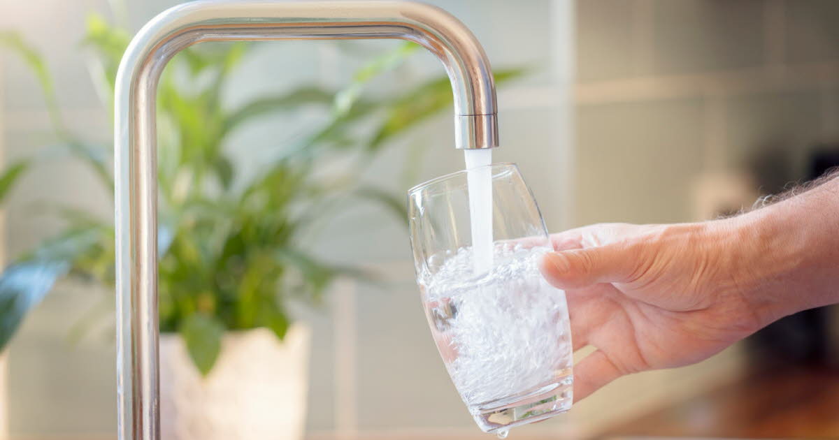 Health.  Is drinking tap or bottled water better for your health?