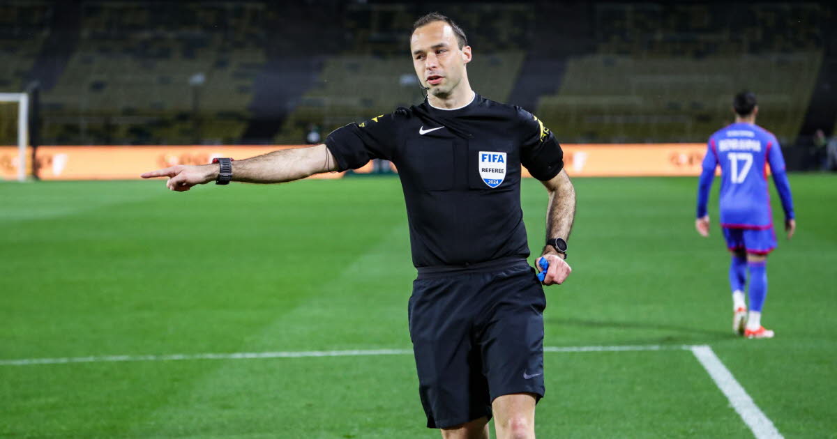 Football.  France: referees will soon get audio to explain their decisions